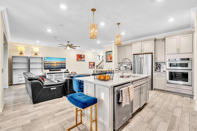 Building Photo - 7921 NW 82nd Ct