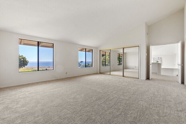 Building Photo - Ocean View Prime Location