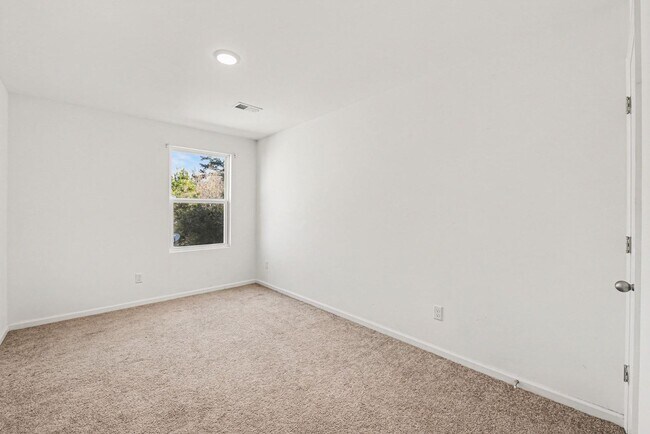 Building Photo - 188 Woodward Rd