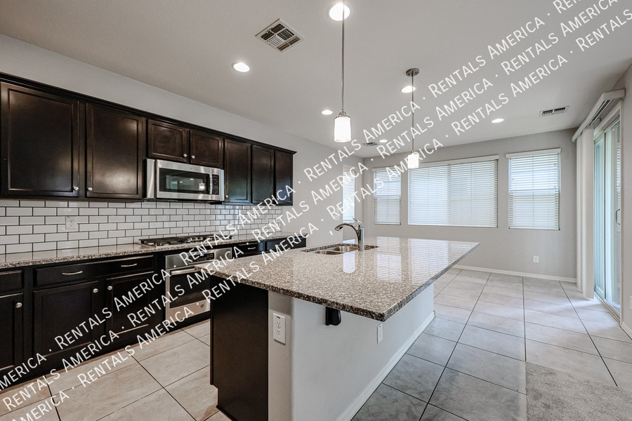 Building Photo - 2264 S Wallrade Ln