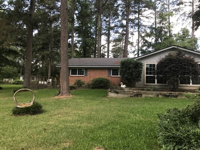 Primary Photo - 3/2/2 on 1 ac LISD