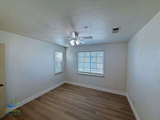 Building Photo - 7661 Forest St