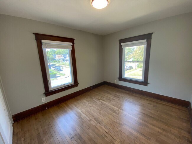 Building Photo - Fully Remodeled House!