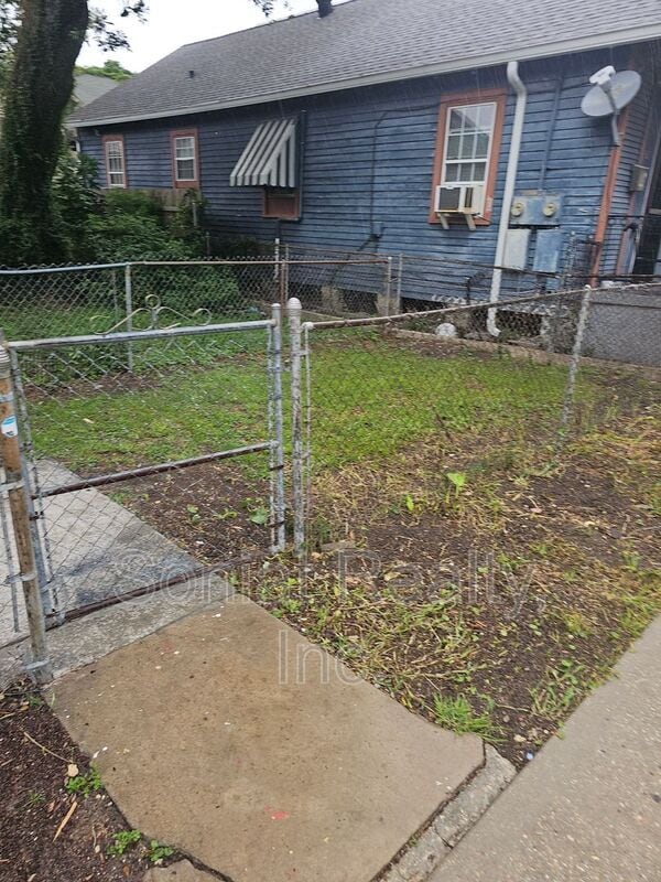 Building Photo - 3201 Lafitte Ave