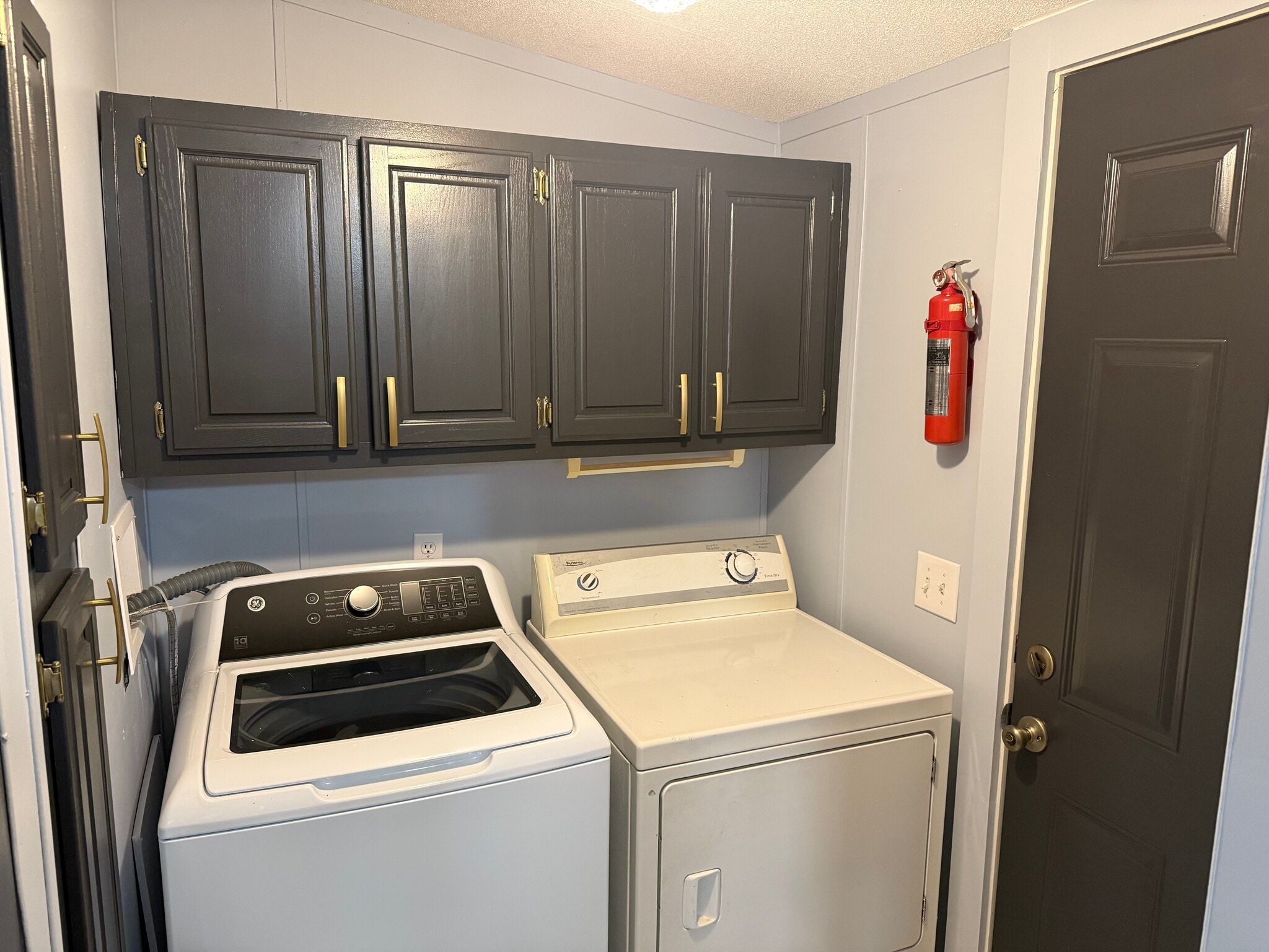 Building Photo - 700 S Clyde St