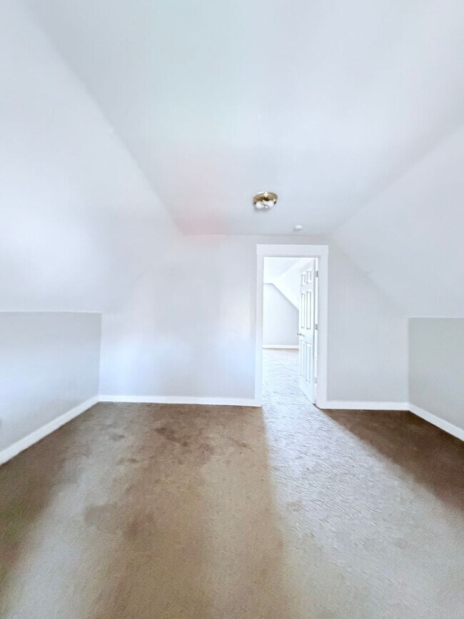 Building Photo - 3914 W 21st St