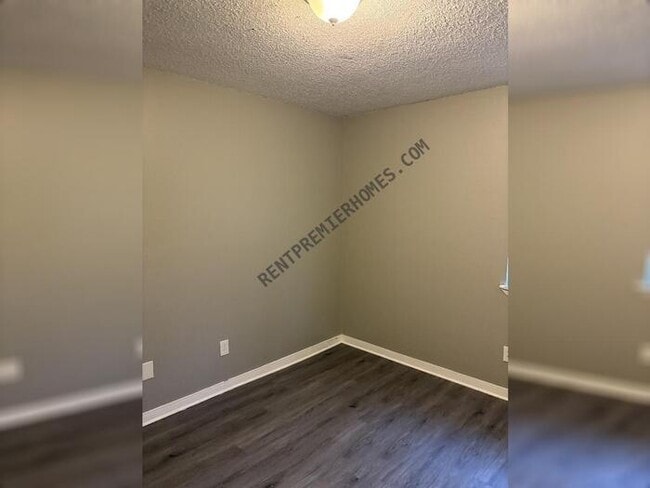 Building Photo - 1005 Wright St