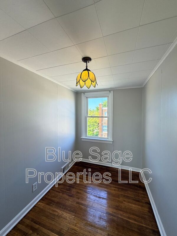 Building Photo - 66 Folcroft Ave