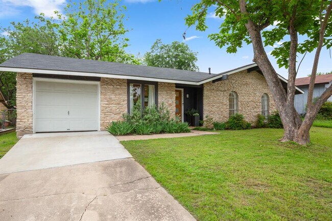 Building Photo - 5212 Provencial Dr