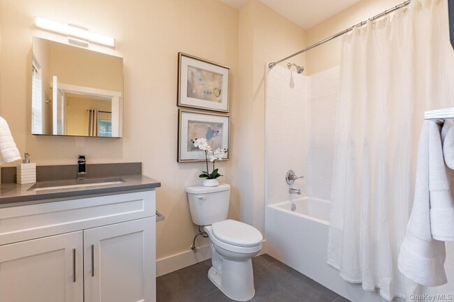 Building Photo - 1741 Deer Park Ave