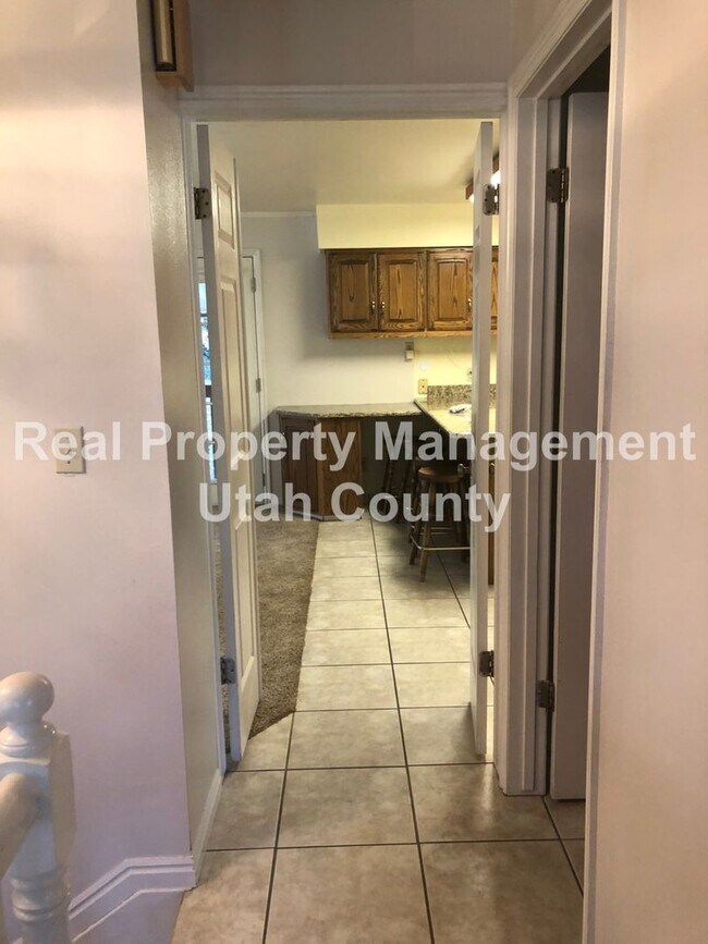 Building Photo - Spacious Lehi Home