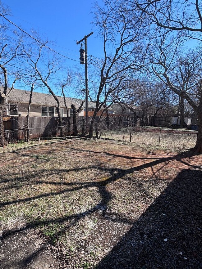 Building Photo - 2423 Kiowa Way