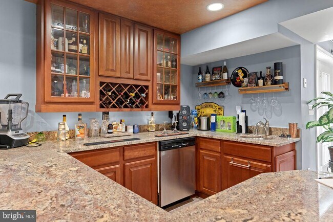 Building Photo - 43550 Riverpoint Dr
