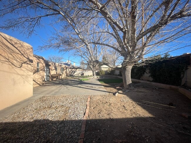 Building Photo - 3112 Colorado St NE