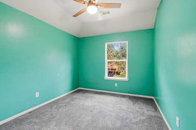 Building Photo - 2123 Mossy Trail Dr