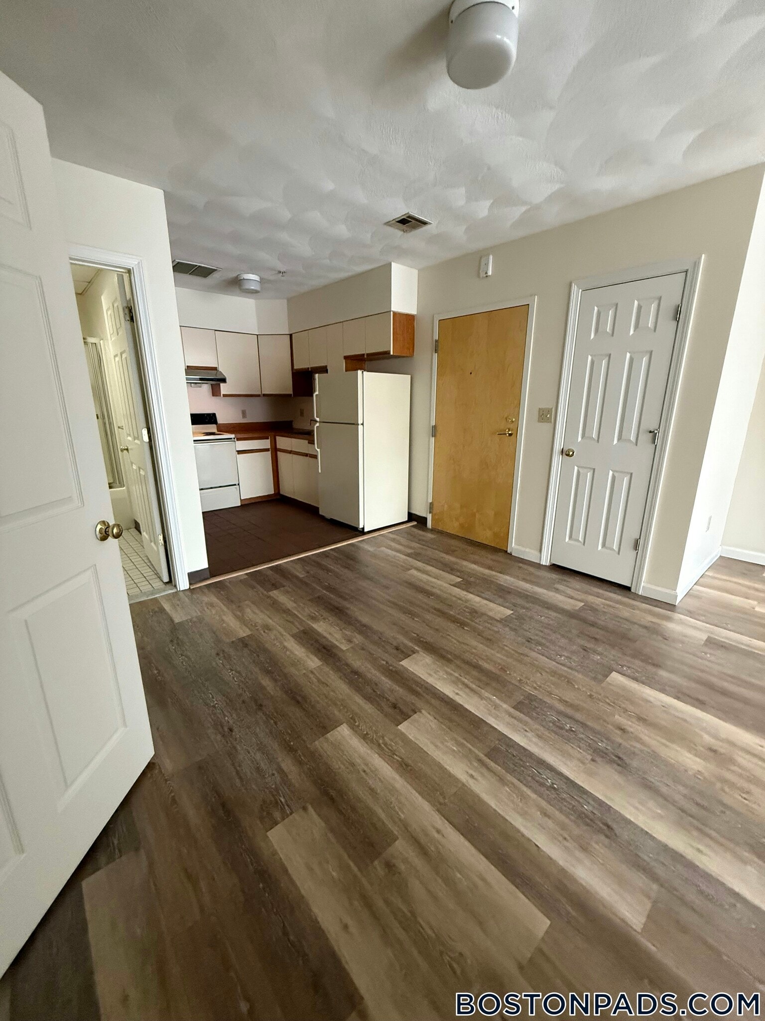 Building Photo - 81 Essex St