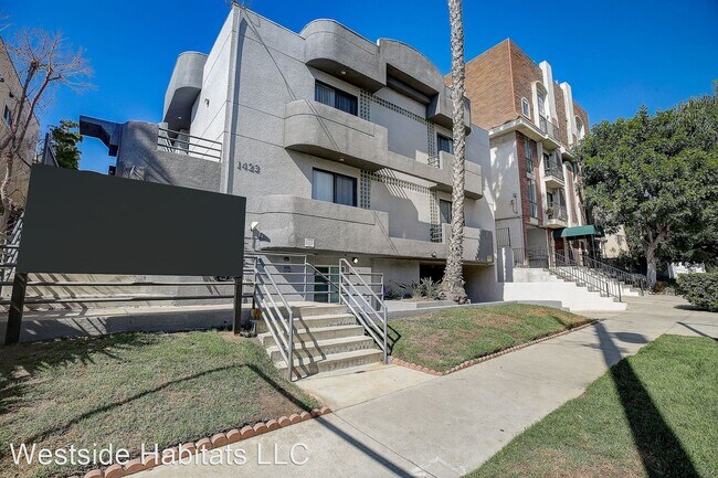 Interior Photo - 1423 N. Curson Ave
