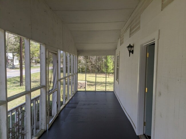 Building Photo - For Rent