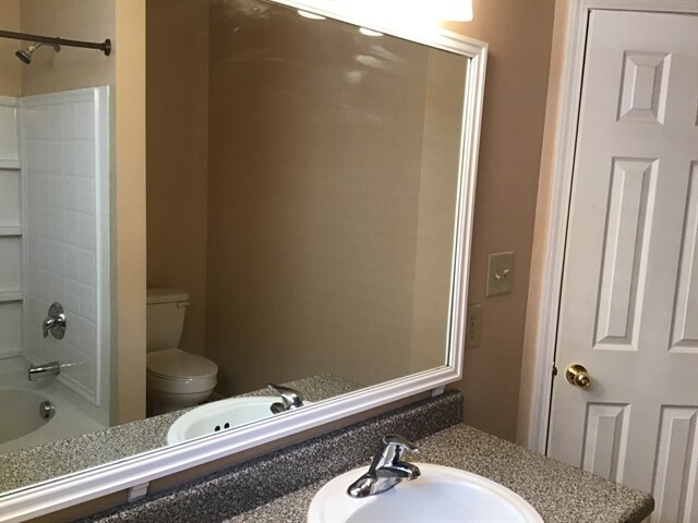 Building Photo - 8060 Chesterhill Way