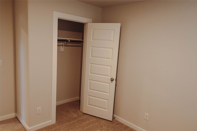 Building Photo - 8586 Blueberry Ash St