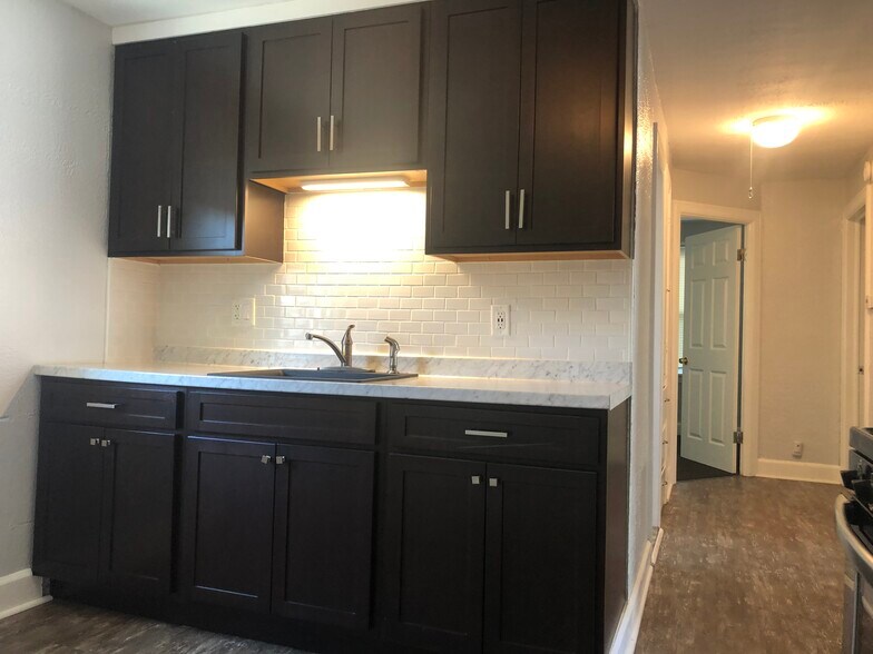 Building Photo - 669 Englewood Avenue