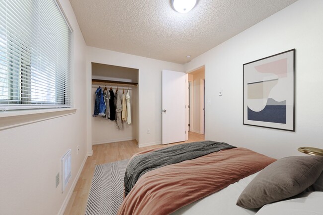 Building Photo - Tacoma Rambler