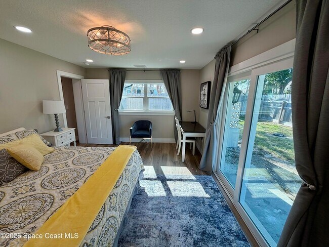 Building Photo - 140 Norwood Ave