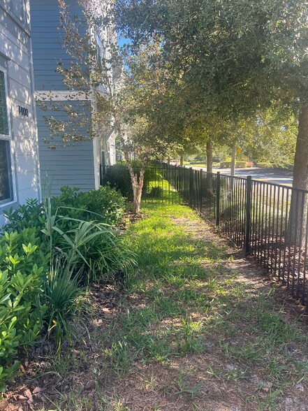 Building Photo - 7400 Beach Walk Pl