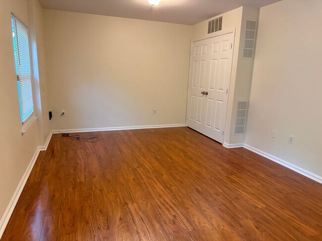 Building Photo - 6913 Malachite Pl