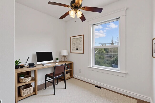 Building Photo - 1 Bedroom w/office space In Corbett/Lair H...