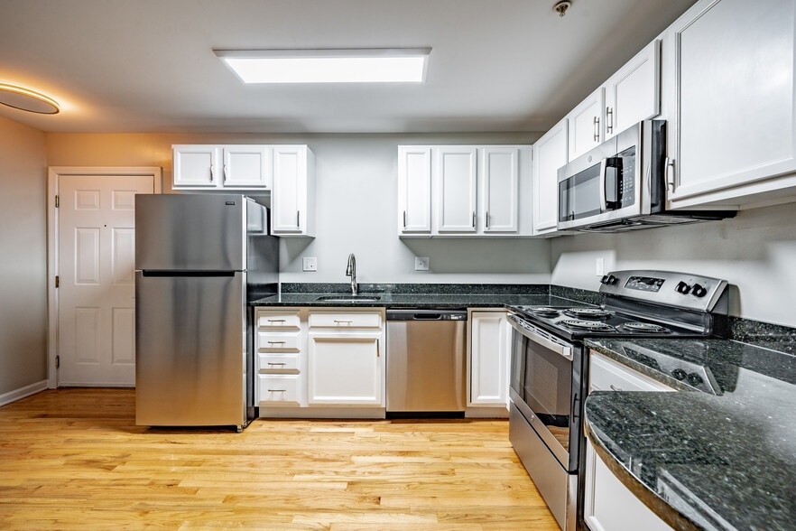 Boston Post Apartments 670680 Boston Post Rd Milford CT 06460