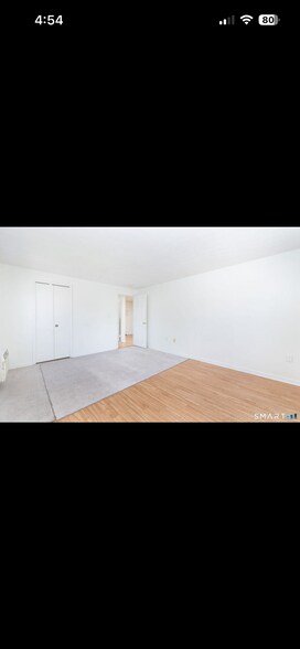 Building Photo - 1186 Middle Tpke W