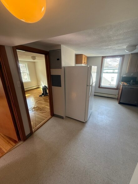 Building Photo - 22 8th St