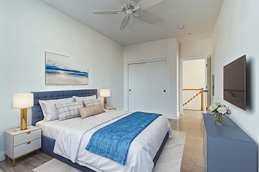 Building Photo - 974 Summit Ave