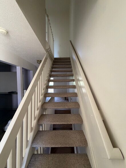 Building Photo - 1360 Meadow Run