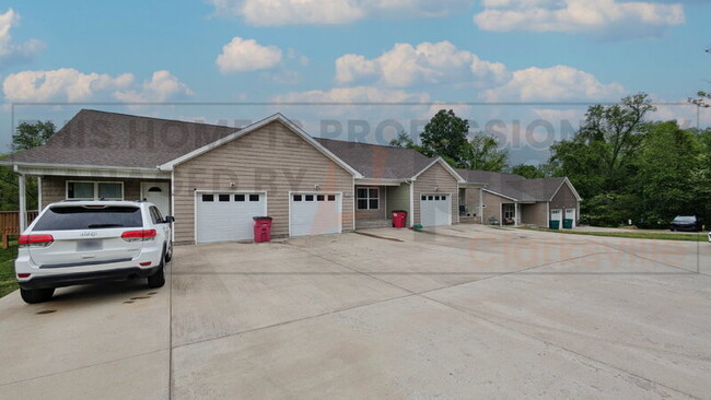 Building Photo - 1705 Evans Rd