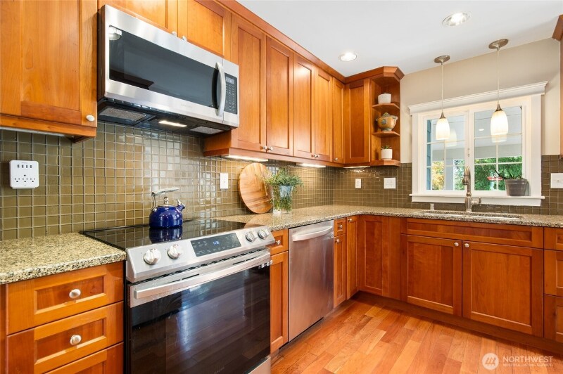 Building Photo - 1815 11th Ave