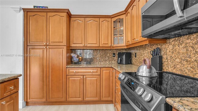 Building Photo - 622 SW 200th Terrace