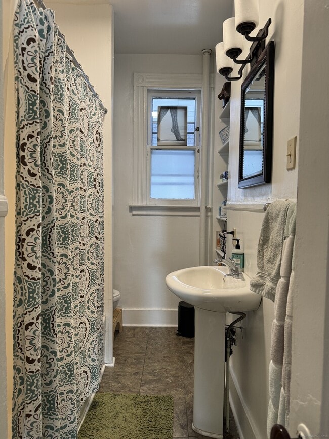 Building Photo - 109 Foster St