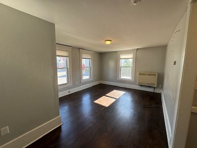 Building Photo - 2-4 Gates Street