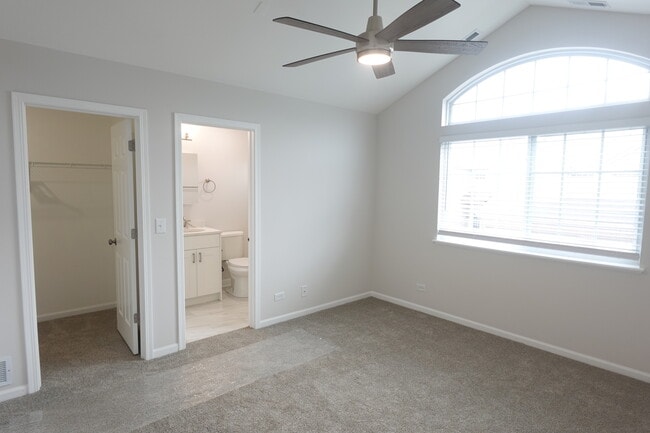 Building Photo - 3430 Blue Ridge Dr