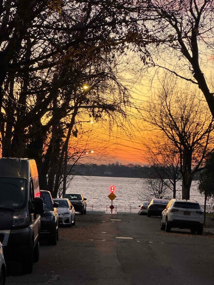 Building Photo - 42 Fordham St