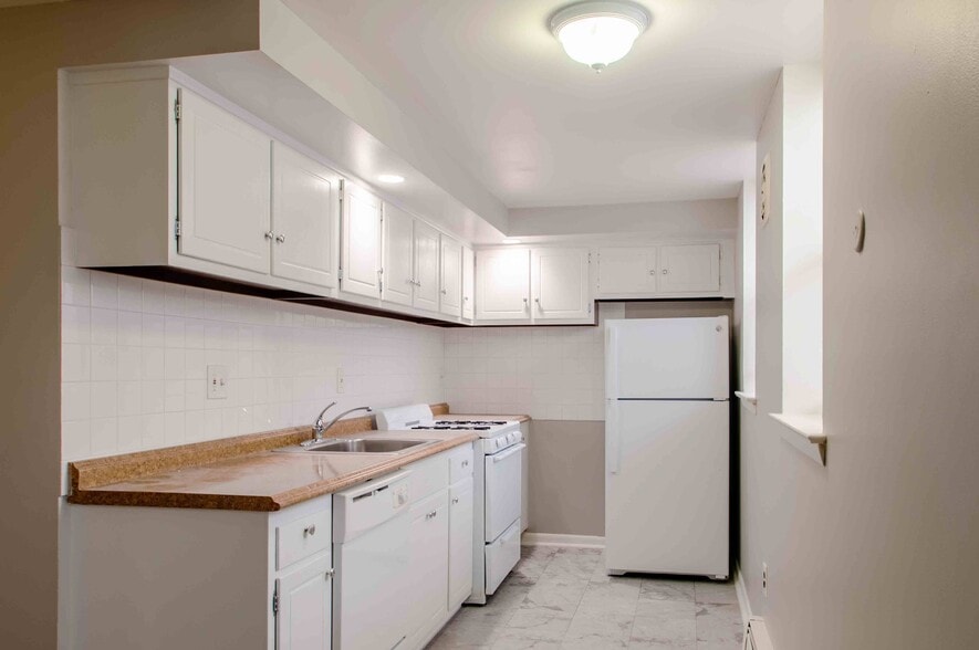 Oxford Towers 7210 Oxford Ave Philadelphia PA 19111 Apartment Finder