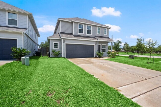 Building Photo - 22127 Regal Heights Dr