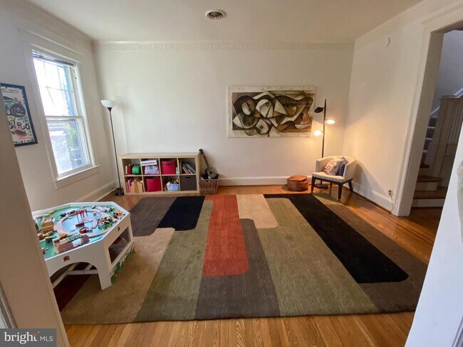 Building Photo - 1745 Lanier Pl NW