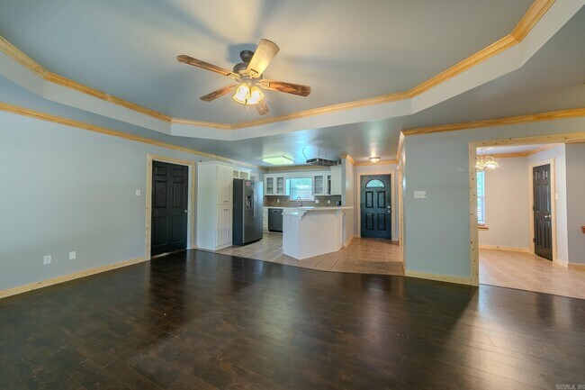 Building Photo - 12 Forest Dr