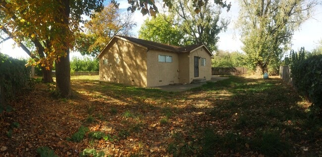 Building Photo - Cute 2 Bedroom, 1 Bathroom Home in the orc...