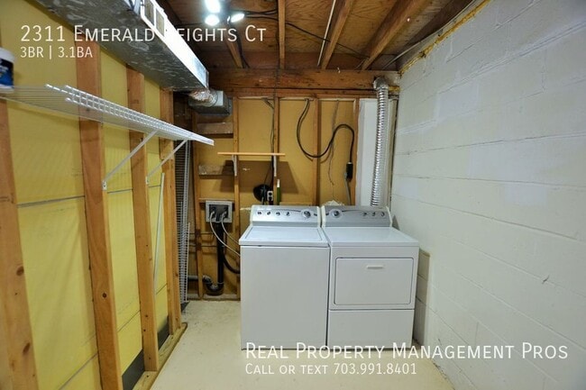 Building Photo - 2311 Emerald Heights Ct