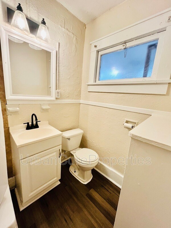 Building Photo - 232 4th St N