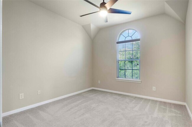 Building Photo - 19 Umbria Ln